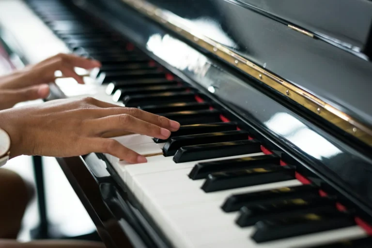 Aprende a tocar el piano curso completo